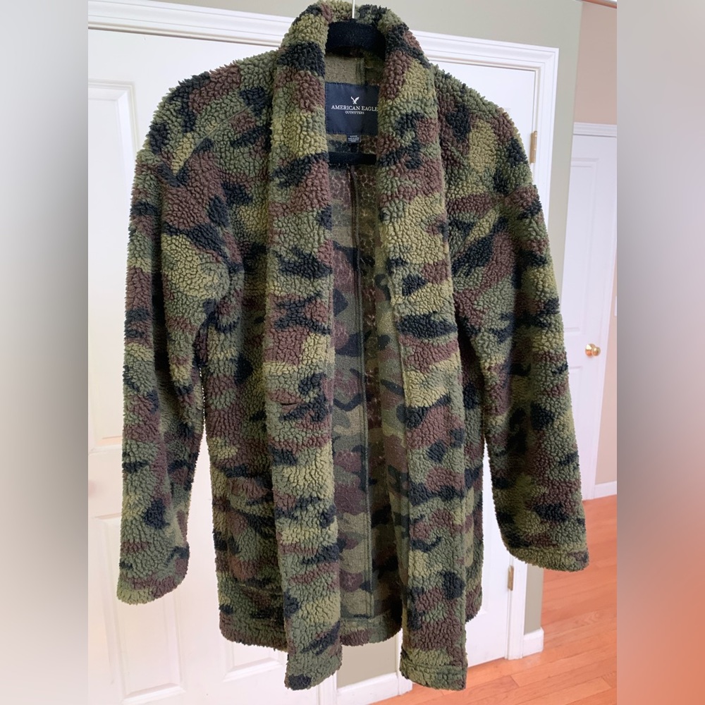 American Eagle Camo Lightweight Faux Sherpa Jacket, Women’s Small